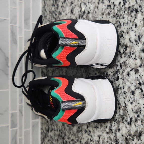 White & Black Nike Air Max 200 Rasta Running Shoes sz 12 sneakers AQ2568-101 - Picture 4 of 7